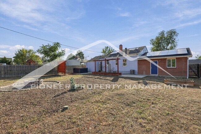 Building Photo - 1960 Oakland St