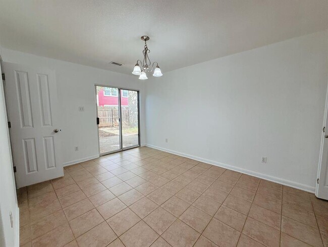 Building Photo - 130 Rush Haven