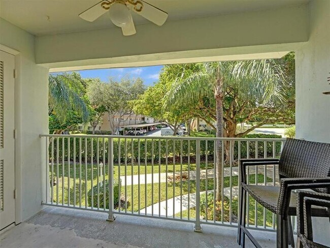 Building Photo - 207 Tropic Isle Dr
