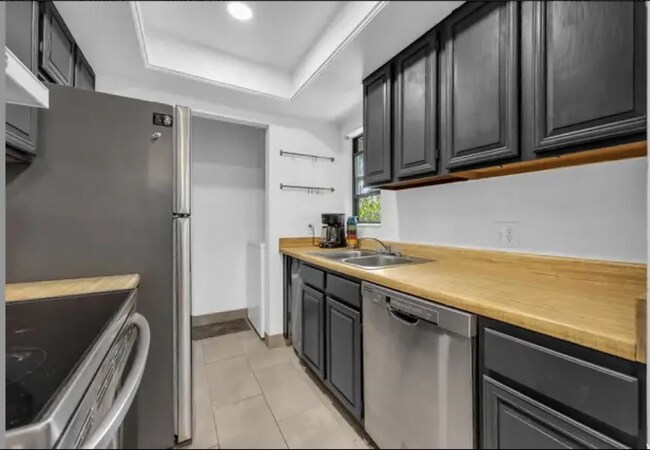 Building Photo - 6881 S Countrywoods Cir