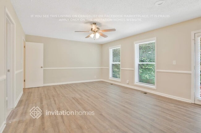 Building Photo - 5789 Chisholm Trail SW