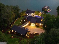 Building Photo - 725 Rocky Point Dr