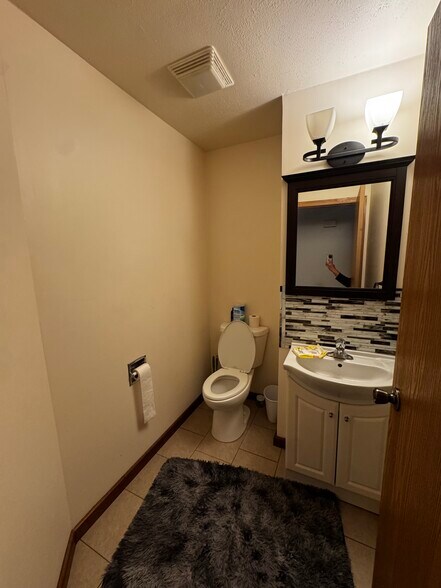 Building Photo - 325 N Calumet Ave