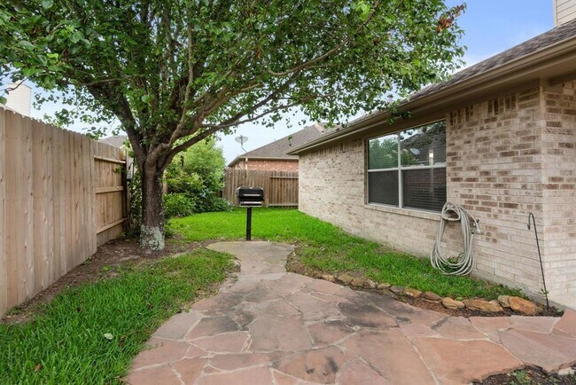 Building Photo - 26873 Armor Oaks Dr