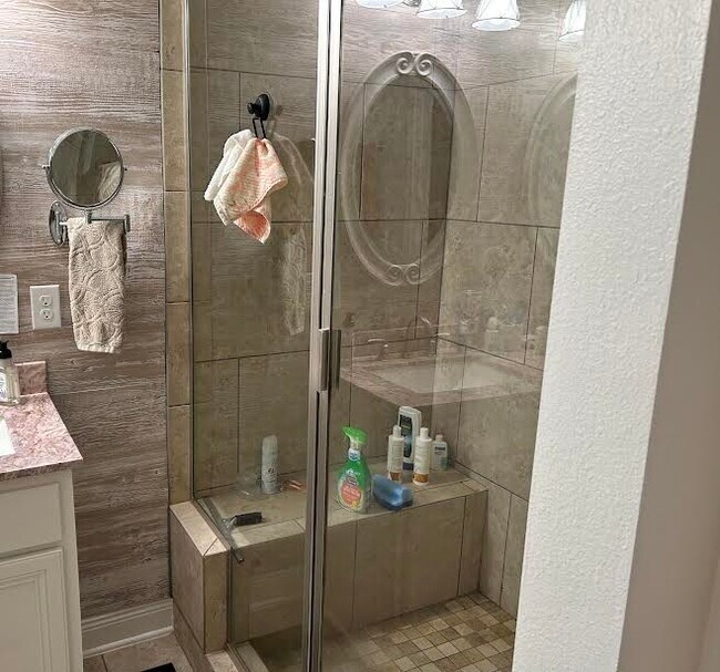 Master bath - 11 Hemingway Ln