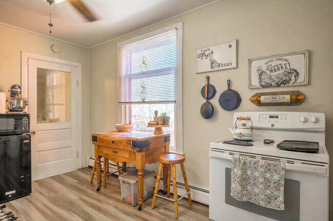 Kitchen - 108 S Spruce St