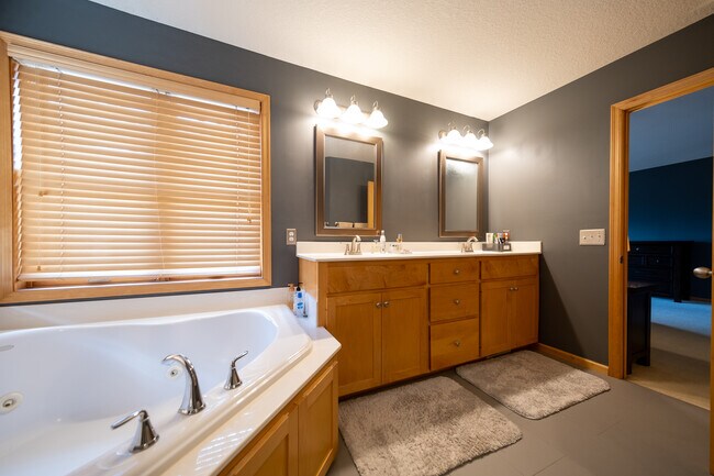 Building Photo - 7122 Harrison Hill Trail