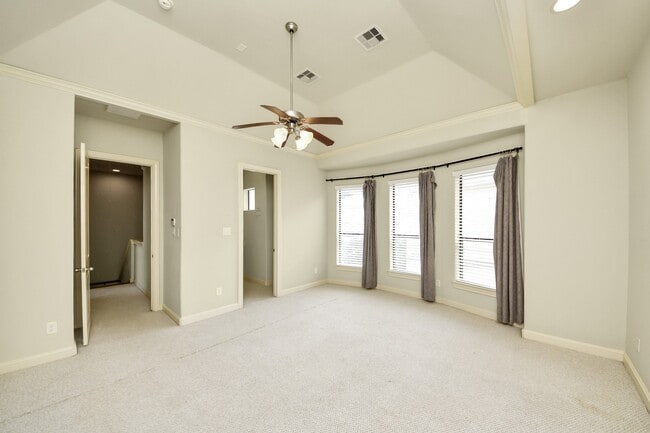 Building Photo - 5617 Kiam St
