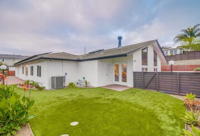 Building Photo - Beautiful house in heart of Point Loma