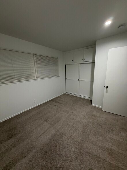 Building Photo - 44539 Lowtree Ave