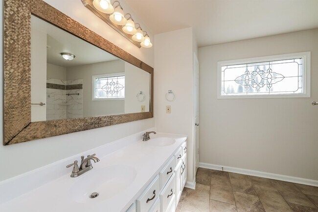 Building Photo - 7325 English Cove