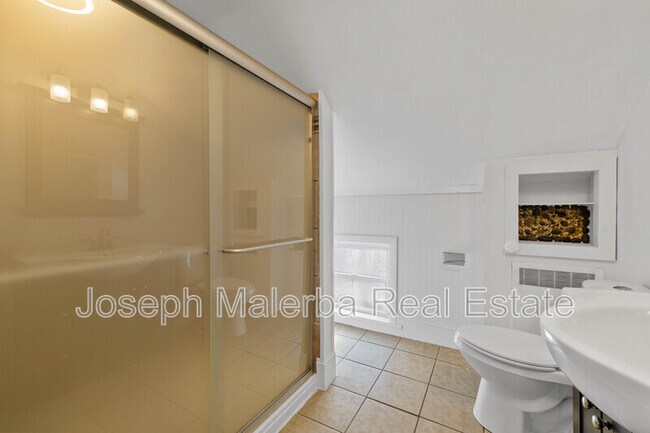 Building Photo - 44 Providence St