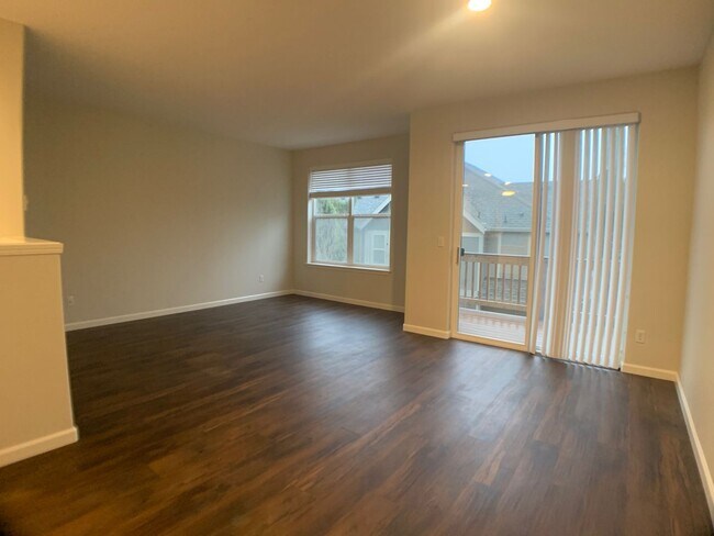 Building Photo - Remodeled Beautiful Progress Ridge Town home! 2 Bedrooms 2 Baths, 1628 Sq. Ft.