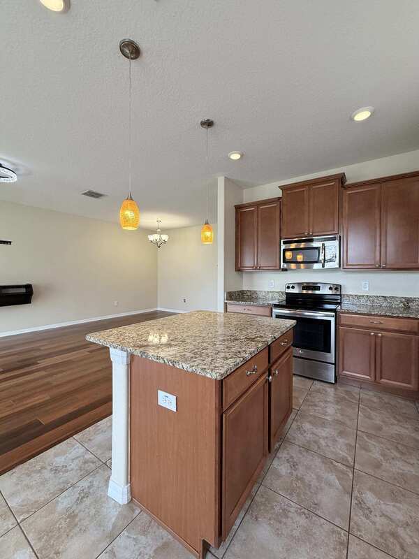 Building Photo - 930 Meadow Glade Dr