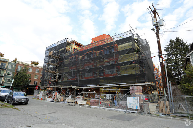 Building Photo - Hendon Condominiums