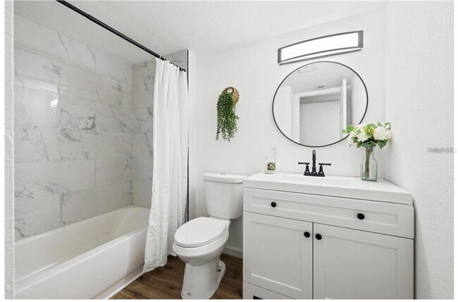 Building Photo - 508 Brooker Rd