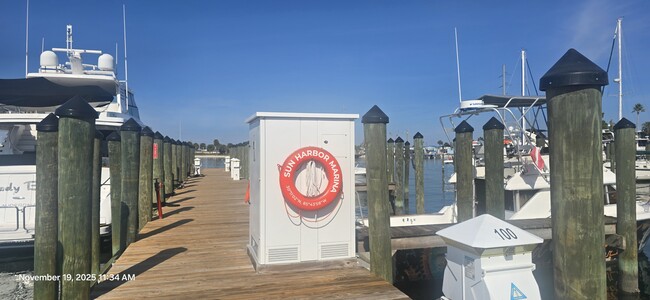 Building Photo - 5505 Sun Harbor Rd