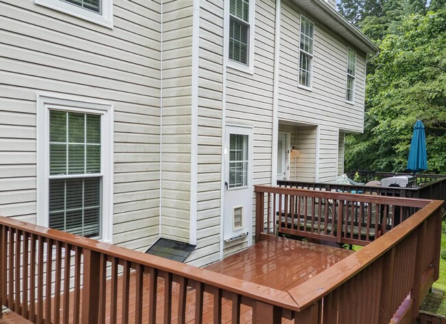 Building Photo - Well Kept Home in Private Court in Abingdon!