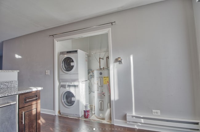 Building Photo - 163 N Waters Edge Dr