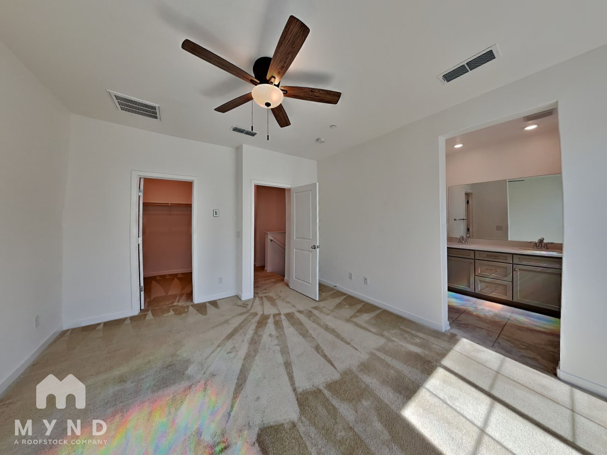 Building Photo - 5301 E Commerce Way