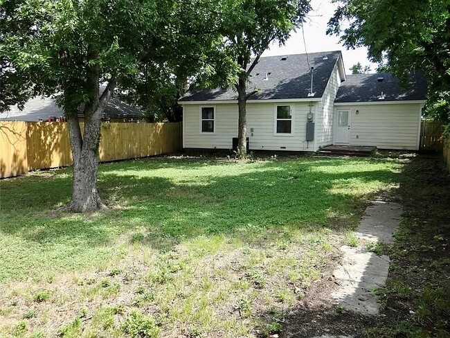 Building Photo - 905 E Morningside Dr