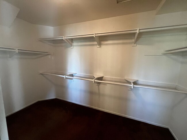 Building Photo - **3 Bedroom + Den & 3 bathroom Pool Home w...