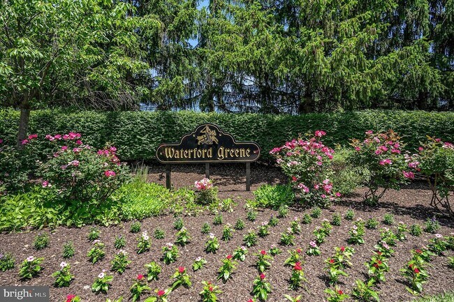 Building Photo - 5905 Drawbridge Ct