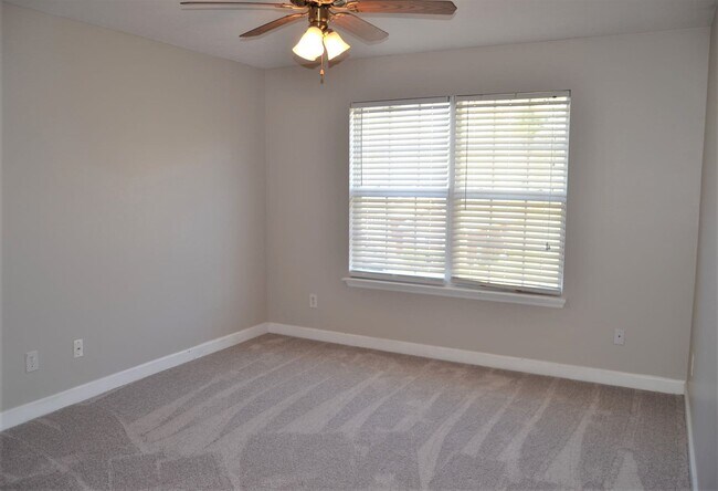 Building Photo - 351 Barnsley Dr