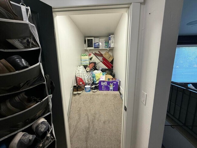 Building Photo - Gorgeous Remodeled 3 Bedroom Home in St. George!