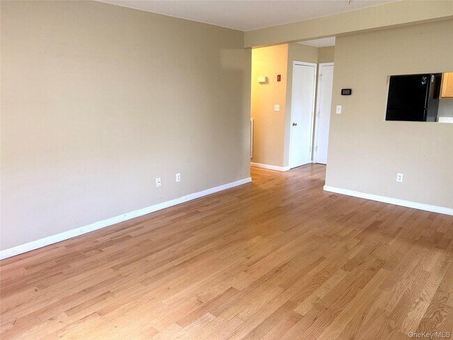 Building Photo - 215 Ruth Ct