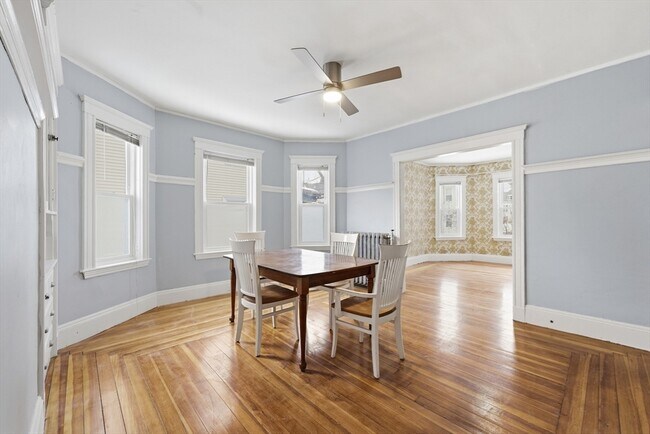 Building Photo - 111 Dustin St