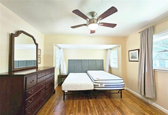 Building Photo - 194 Kenneth Dr