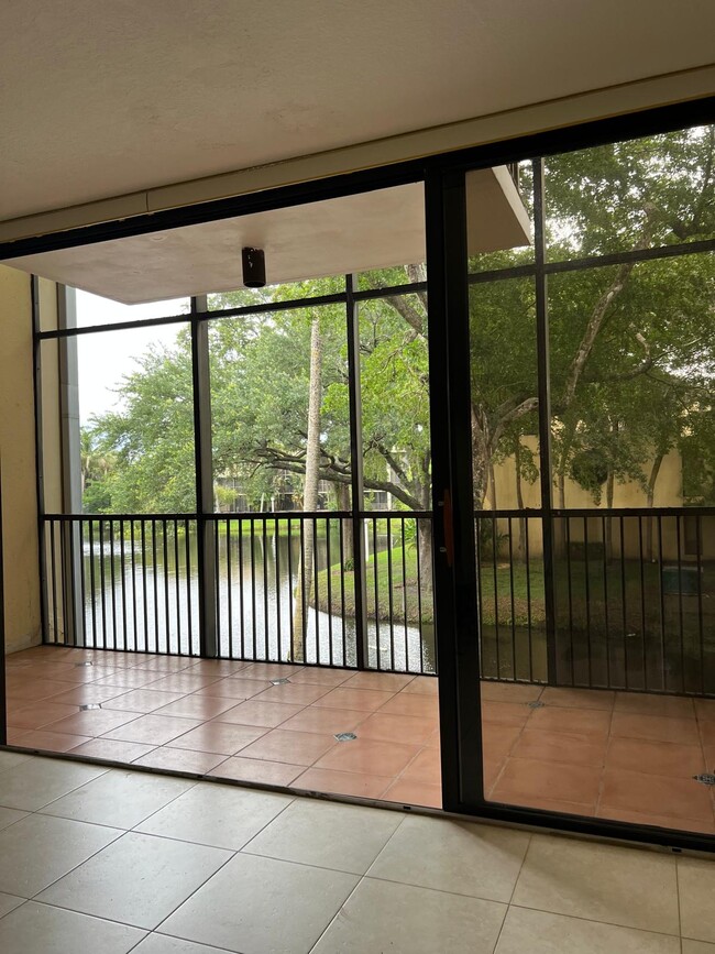 Building Photo - 2930 SW 87th Ter