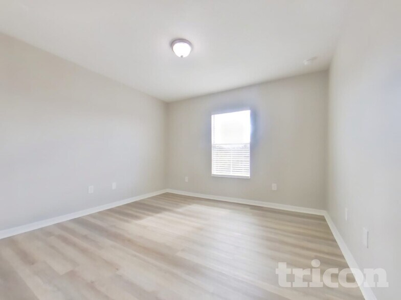 Building Photo - 321 Black Springs Ln