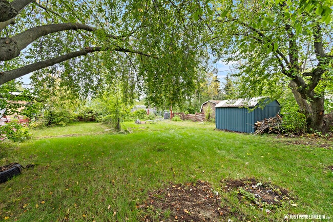 Building Photo - 1417 Karluk St