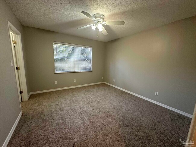 Building Photo - 3202 Swan Ln