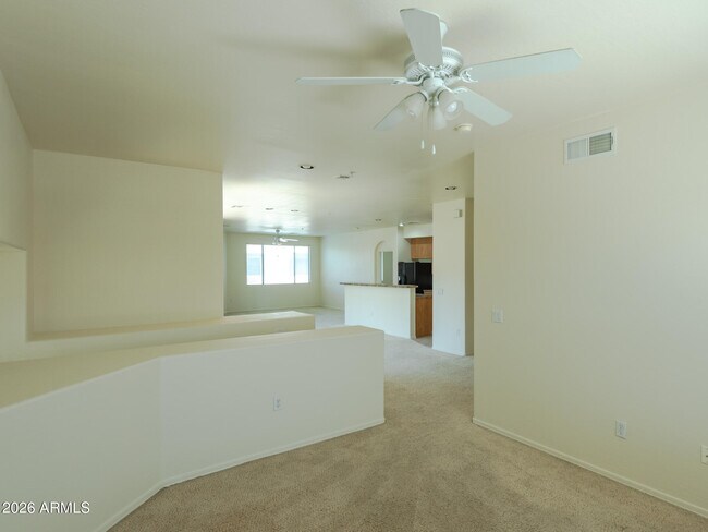 Building Photo - 705 W Queen Creek Rd