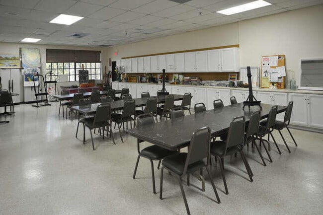 Building Photo - 4014 Newcastle A