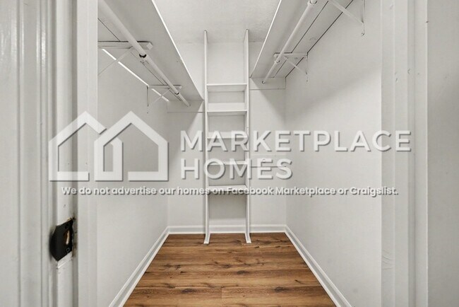 Building Photo - 681 Roxboro Trace SW