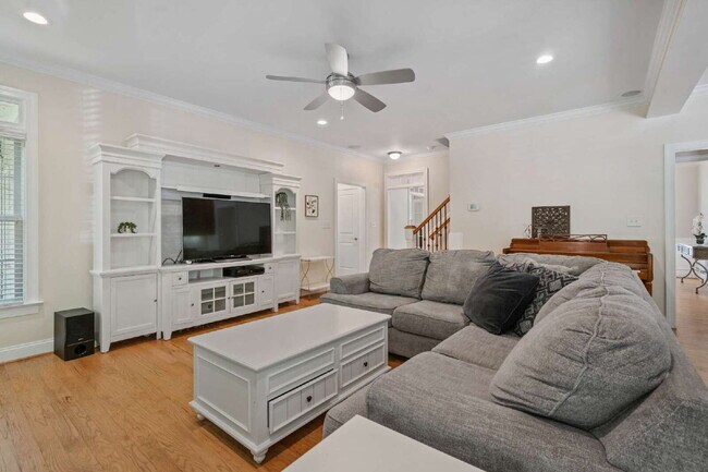 Building Photo - 4 Bed/3 Full Bath Furnished Home in Cary!