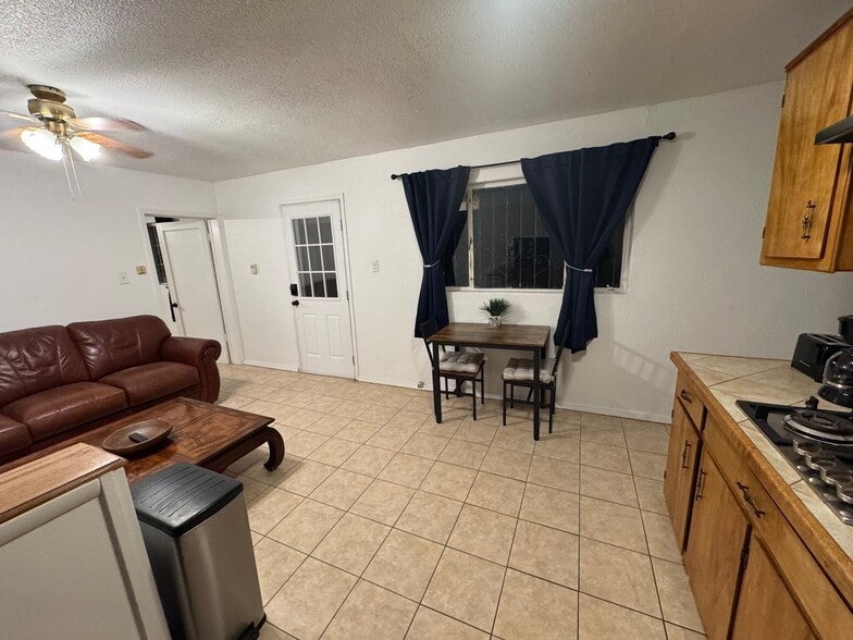 Building Photo - 608 Alicia Dr