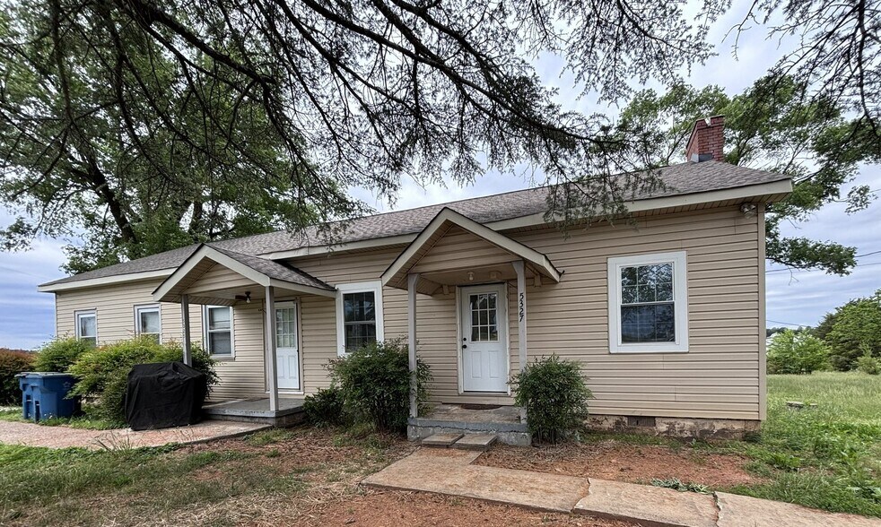 Building Photo - 5327 NC-16