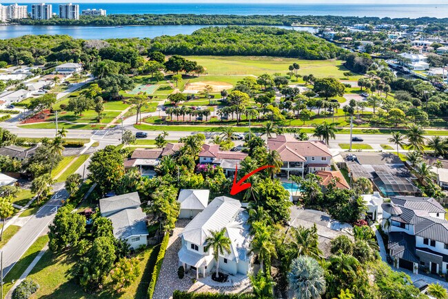 Building Photo - 1500 NE 4th Ct