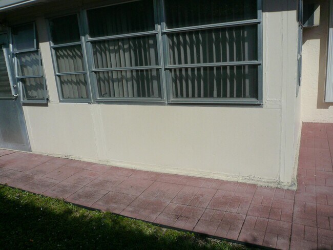 Building Photo - 442 Franconia Cir