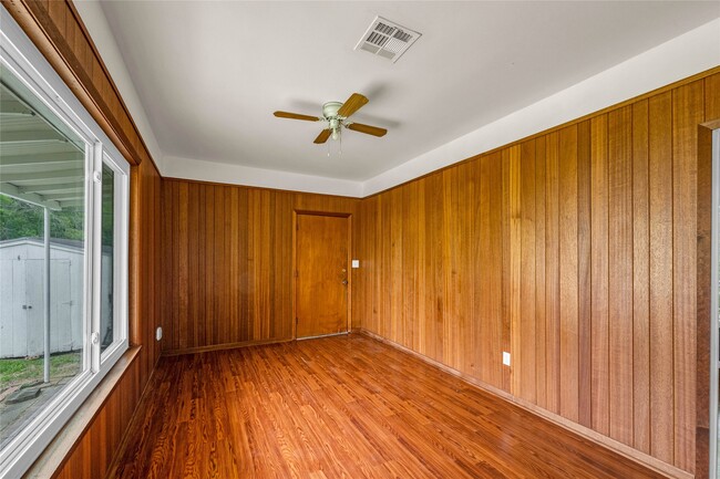 Building Photo - 2527 Avenue G