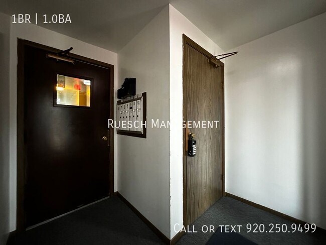 Building Photo - Charming 1 Bedroom 1 Bath Upper Apartment ...