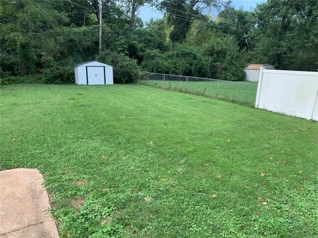 Building Photo - 231 Hillsdale Dr