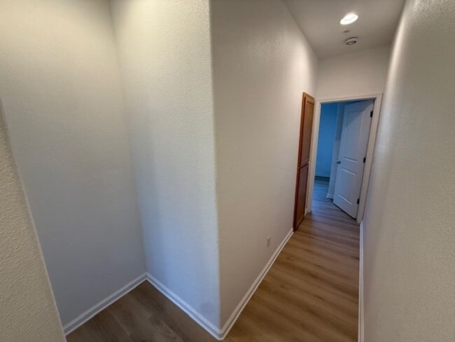 Building Photo - 3-Bedroom Townhome in Central Richmond Near Richmond BART Station