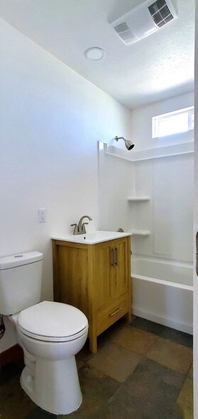 Guest bathroom - 621 W Solana Ave
