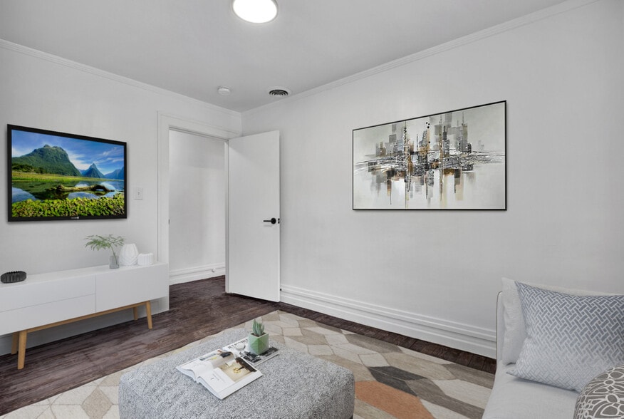 Building Photo - 808 Vine St